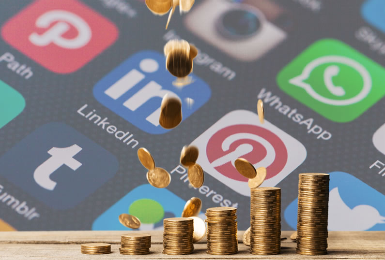 Werbung Social Media überholt Print.
